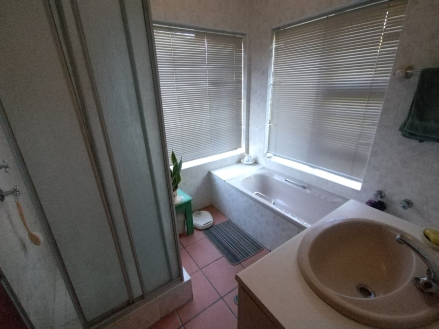 2 Bedroom Property for Sale in Wavecrest Eastern Cape